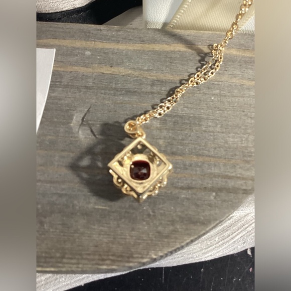 10k Gold Plated Cushion Cut Prong Set Simulated Red Ruby(Cz)Pendant Necklace - Picture 4 of 16